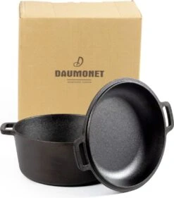 Daumonet Ducasse Gietijzeren Double Use Braadpan - Combi Sudderpan Zwart - 2-in-1 Bak- En Braadpan - PFAS & PFOA Vrij - Rond - Ø 26 Cm - 4,4 Liter - Emaille - Alle Warmtebronnen - Elektrisch - Gas - Halogeen - Inductie - Keramisch -Kookwereld Winkel 1053x1200 1