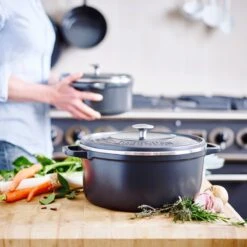 GreenPan Featherweights Braadpan 22cm - Zwart - Inductie - PFAS-vrij 13 GreenPan Featherweights Braadpan 22cm - Zwart - Inductie - PFAS-vrij -Kookwereld Winkel 1200x1199 14