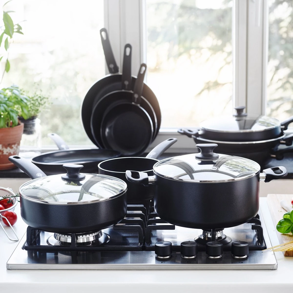 GreenPan Cambridge Koekenpannenset Ø 20cm + Ø 28cm - Zwart - Inductie - PFAS-vrij 16 GreenPan Cambridge Koekenpannenset Ø 20cm + Ø 28cm - Zwart - Inductie - PFAS-vrij - Afbeelding 16