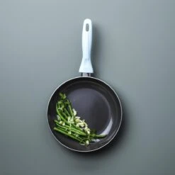 VitaVerde Expert Koekenpannenset Ø 24cm + Ø 28cm - Lichtblauw - Inductie - PFAS-vrij 16 VitaVerde Expert Koekenpannenset Ø 24cm + Ø 28cm - Lichtblauw - Inductie - PFAS-vrij -Kookwereld Winkel 1200x1200 276