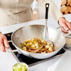Demeyere Industry 5 RVS Wokpan – Wokpan Inductie – 30 Cm –2 Handvaten – PTFE-vrij -Kookwereld Winkel 1200x1200 403