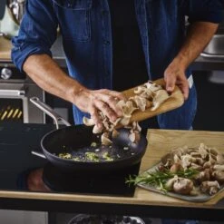 KitchenAid Hard Geanodiseerd Aluminium Wok ø30cm - Zwart - Inductie - Anti-aanbak -Kookwereld Winkel 1200x1200 463