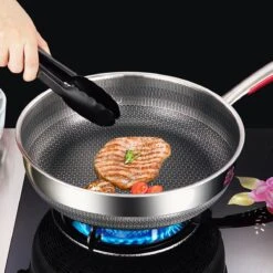 MONFORTT. Hapjespan Ø 28cm Anti-aanbaklaag 7 Lagen Staal Met Deksel -Kookwereld Winkel 1200x1200 686