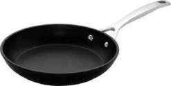 Le Creuset Koekenpan Les Forgées TNS - ø 24 Cm - Standaard Anti-aanbaklaag -Kookwereld Winkel 1200x601 6