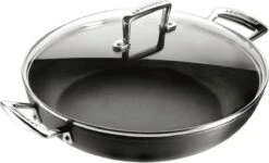 LE CREUSET - Les Forgees - Sauteerpan 2 Grepen 28cm 3,2L 7 LE CREUSET - Les Forgees - Sauteerpan 2 Grepen 28cm 3,2L -Kookwereld Winkel 1200x729 1