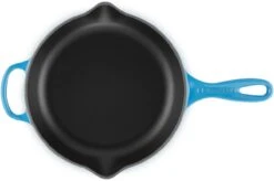 Le Creuset - Gietijzeren Ronde Skillet In Azure 23cm 6 Le Creuset - Gietijzeren Ronde Skillet In Azure 23cm -Kookwereld Winkel 1200x798 1