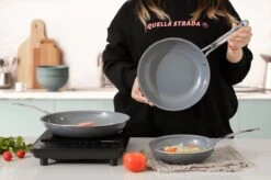 Swiss Pro+ - Koekenpannenset - 3 Delig - Keramisch - Inductie - Milieuvriendelijk - PFAS - PFOA Vrij - Sapphire Green 24 Swiss Pro+ - Koekenpannenset - 3 Delig - Keramisch - Inductie - Milieuvriendelijk - PFAS - PFOA Vrij - Sapphire Green -Kookwereld Winkel 1200x799 16