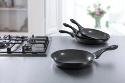 BK Easy Basic Ceramic Koekenpannenset - Ø20 Cm En Ø24 Cm - PFAS-vrij 19 BK Easy Basic Ceramic Koekenpannenset - Ø20 Cm En Ø24 Cm - PFAS-vrij -Kookwereld Winkel 1200x800 75
