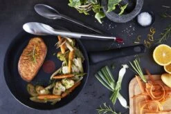 Tefal Black Stone Koekenpan - Ø 28 Cm 14 Tefal Black Stone Koekenpan - Ø 28 Cm -Kookwereld Winkel 1200x801 6