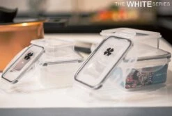 The White Series - Keramische Pannenset Met Glazen Deksels - Inclusief Set Vershoudbakjes - Zwart -Kookwereld Winkel 1200x813 2