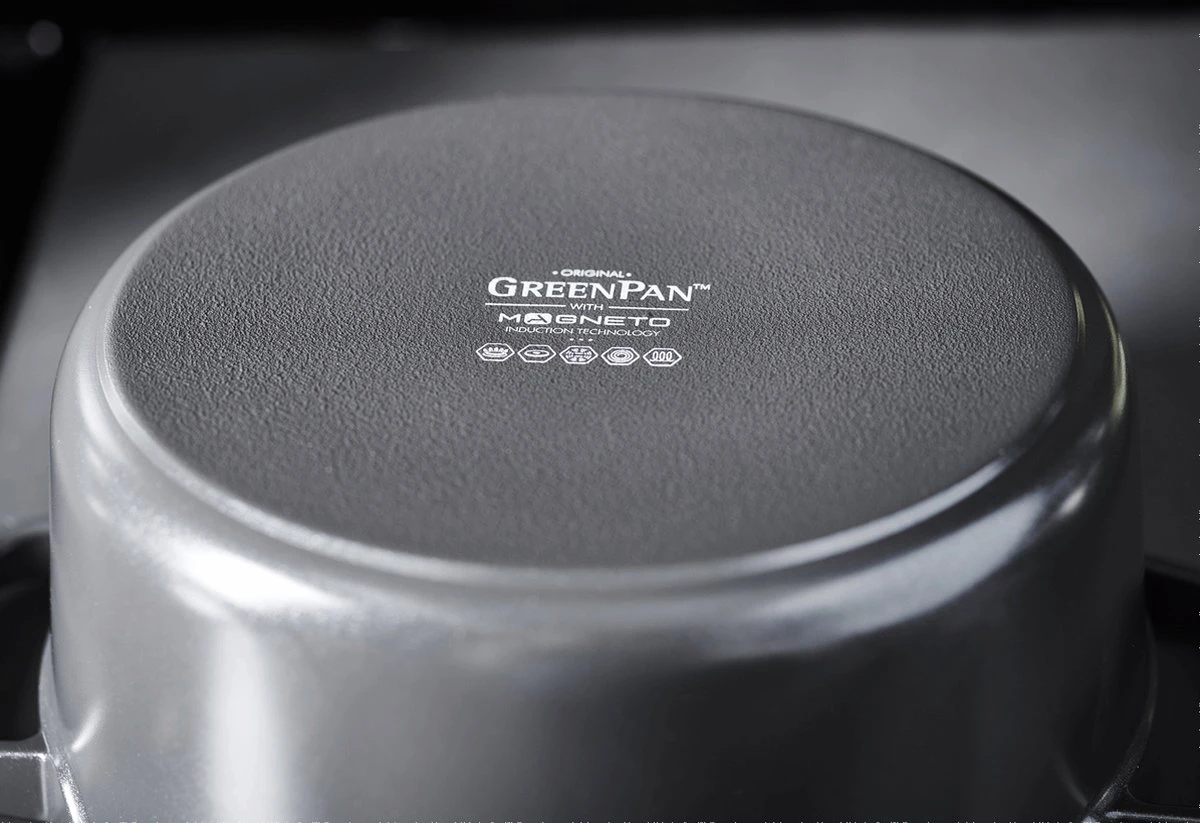 GreenPan Featherweights Braadpan 22cm - Zwart - Inductie - PFAS-vrij 6 GreenPan Featherweights Braadpan 22cm - Zwart - Inductie - PFAS-vrij - Afbeelding 6