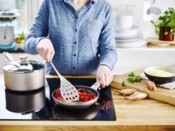 GreenPan Cambridge Hapjespan Met Deksel 28cm - Brons - Inductie - PFAS-vrij 16 GreenPan Cambridge Hapjespan Met Deksel 28cm - Brons - Inductie - PFAS-vrij -Kookwereld Winkel 1200x899 18