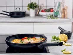 BK Easy Induction Ceramic Koekenpannenset Ø 24 + Ø 28 Cm - Inductie - PFAS-vrij 21 BK Easy Induction Ceramic Koekenpannenset Ø 24 + Ø 28 Cm - Inductie - PFAS-vrij -Kookwereld Winkel 1200x907 4