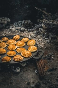 The Windmill Poffertjespan 30 Cm Gietijzer 2,3 Kg Zwart -Kookwereld Winkel 800x1200 9