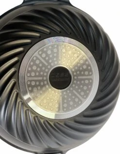 Cheffinger Wokpan Met Deksel - 32cm - Zwart - Pan - Keukenaccessoires -Kookwereld Winkel 936x1200 1