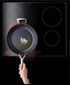 LE CREUSET - Les Forgees - Sauteerpan 2 Grepen 28cm 3,2L 9 LE CREUSET - Les Forgees - Sauteerpan 2 Grepen 28cm 3,2L -Kookwereld Winkel 994x1200